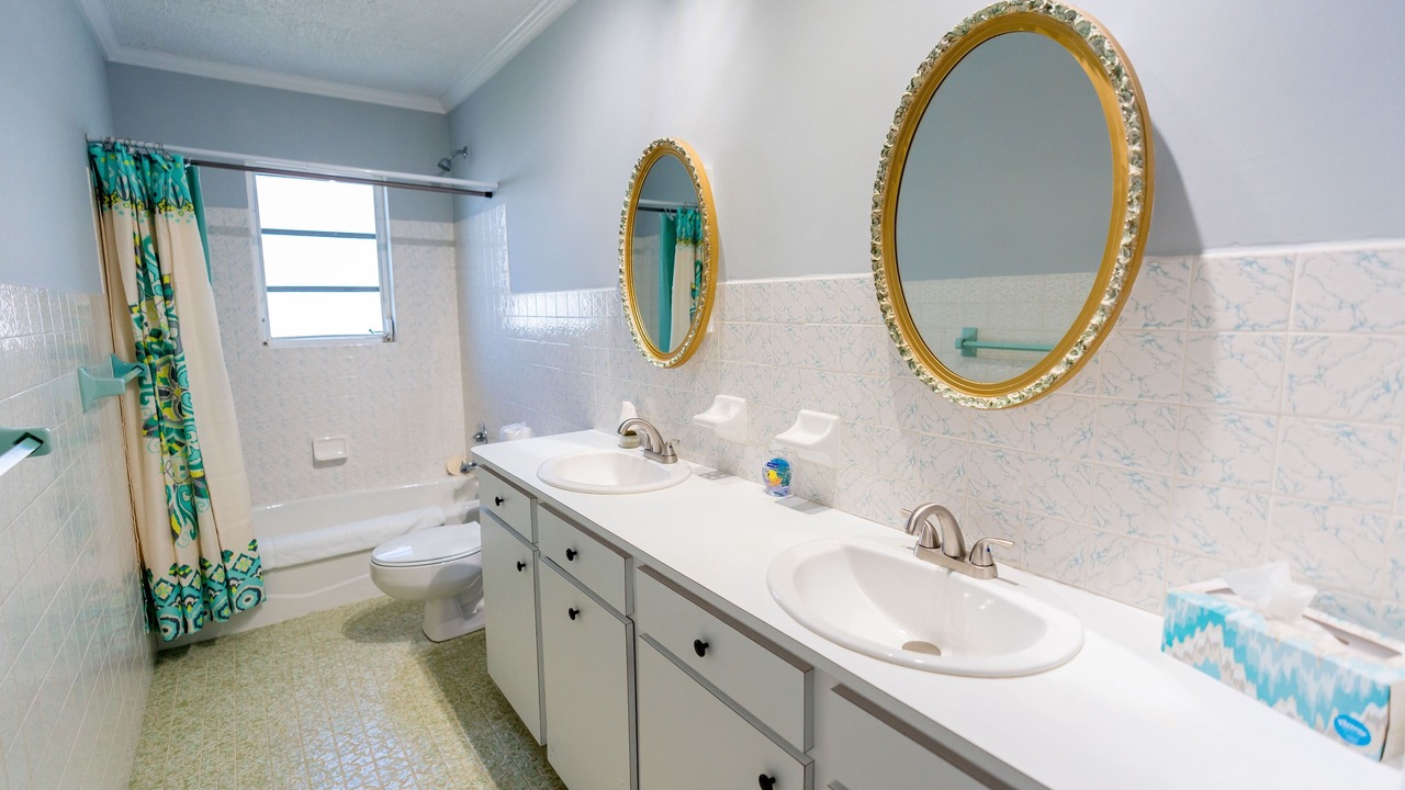 Photo of Bathroom in Spanish Wells