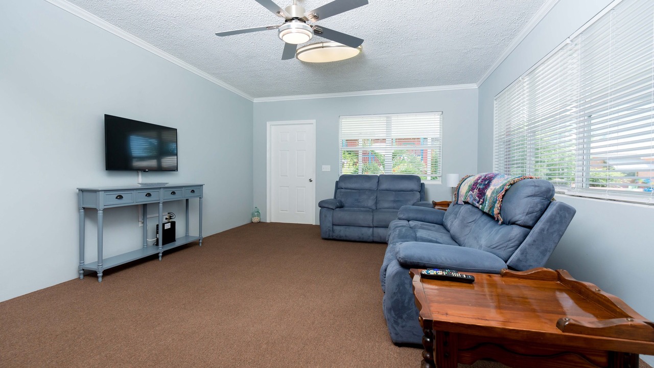 Photo of Livingroom in Spanish Wells