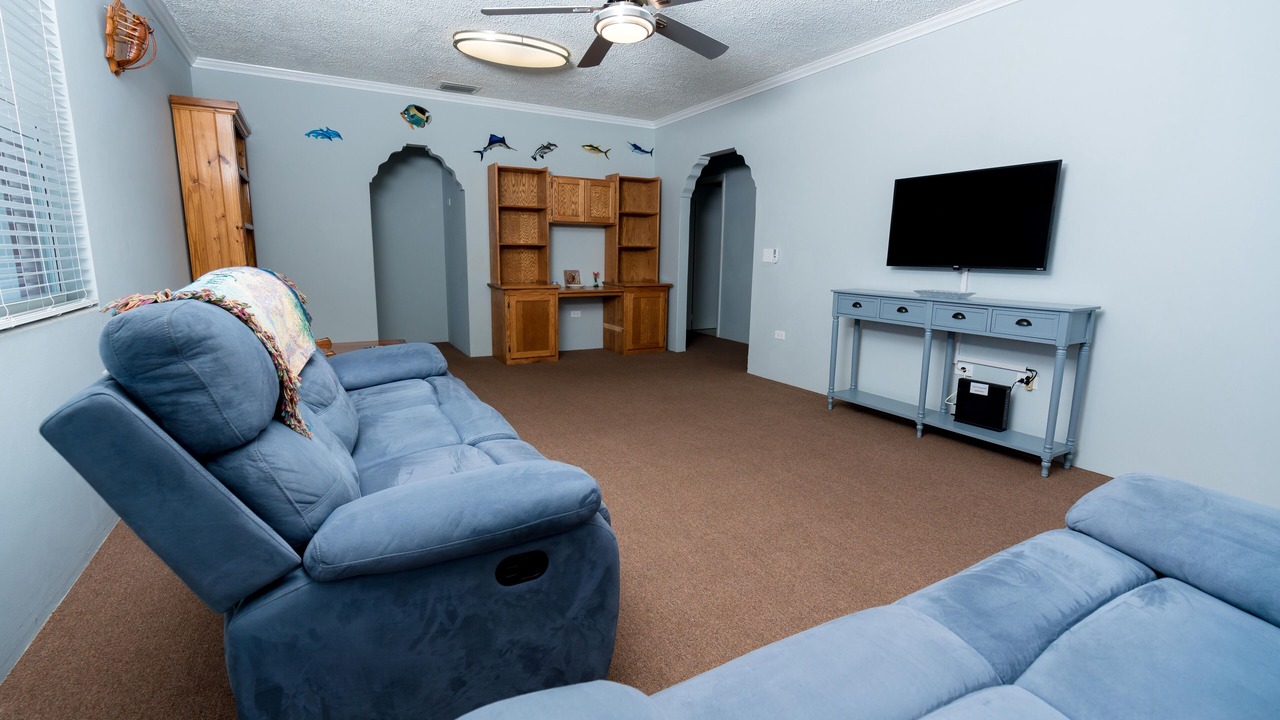 Photo of Livingroom in Spanish Wells