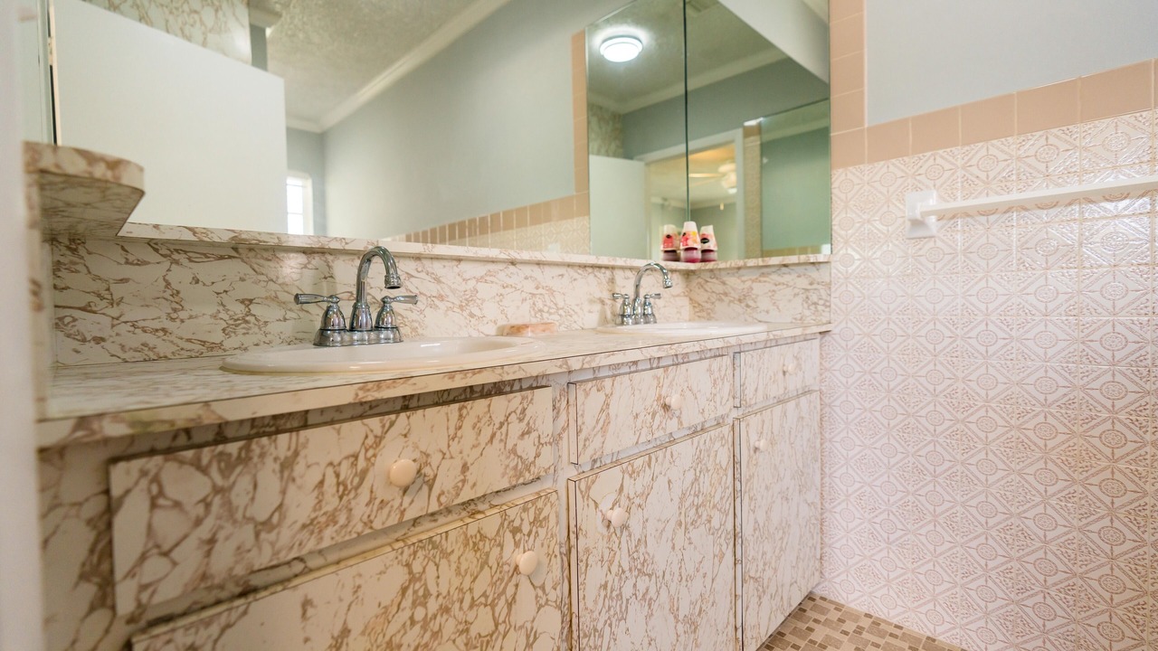 Photo of Bathroom in Spanish Wells