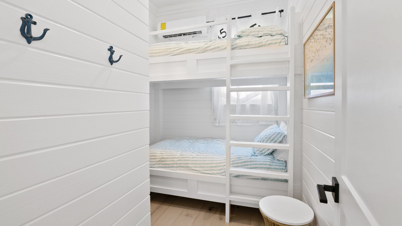 Photo of Bedroom in Farmer's Hill