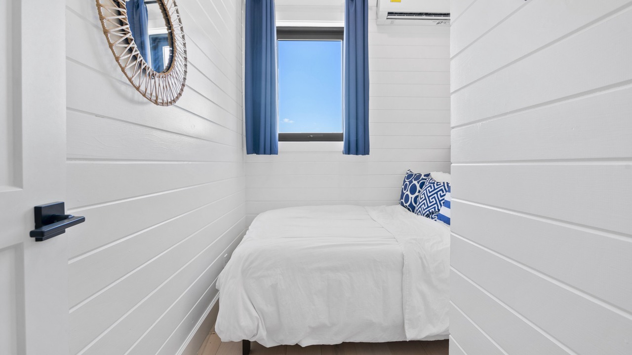 Photo of Bedroom in Farmer's Hill
