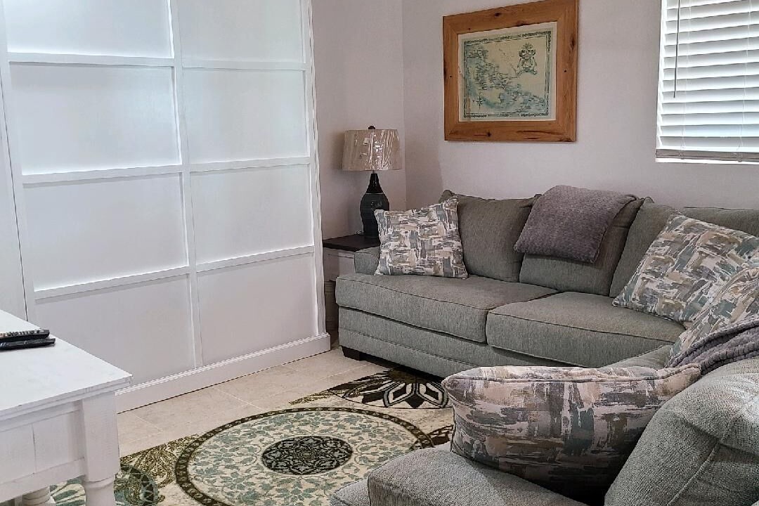 Photo of Livingroom in South Palmetto Point