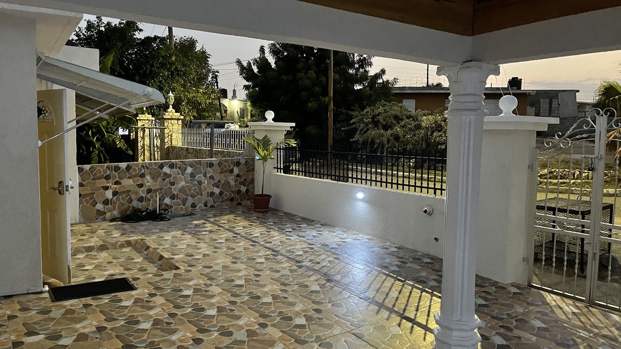 Photo of Patio Balcony in Cave Hill Estate