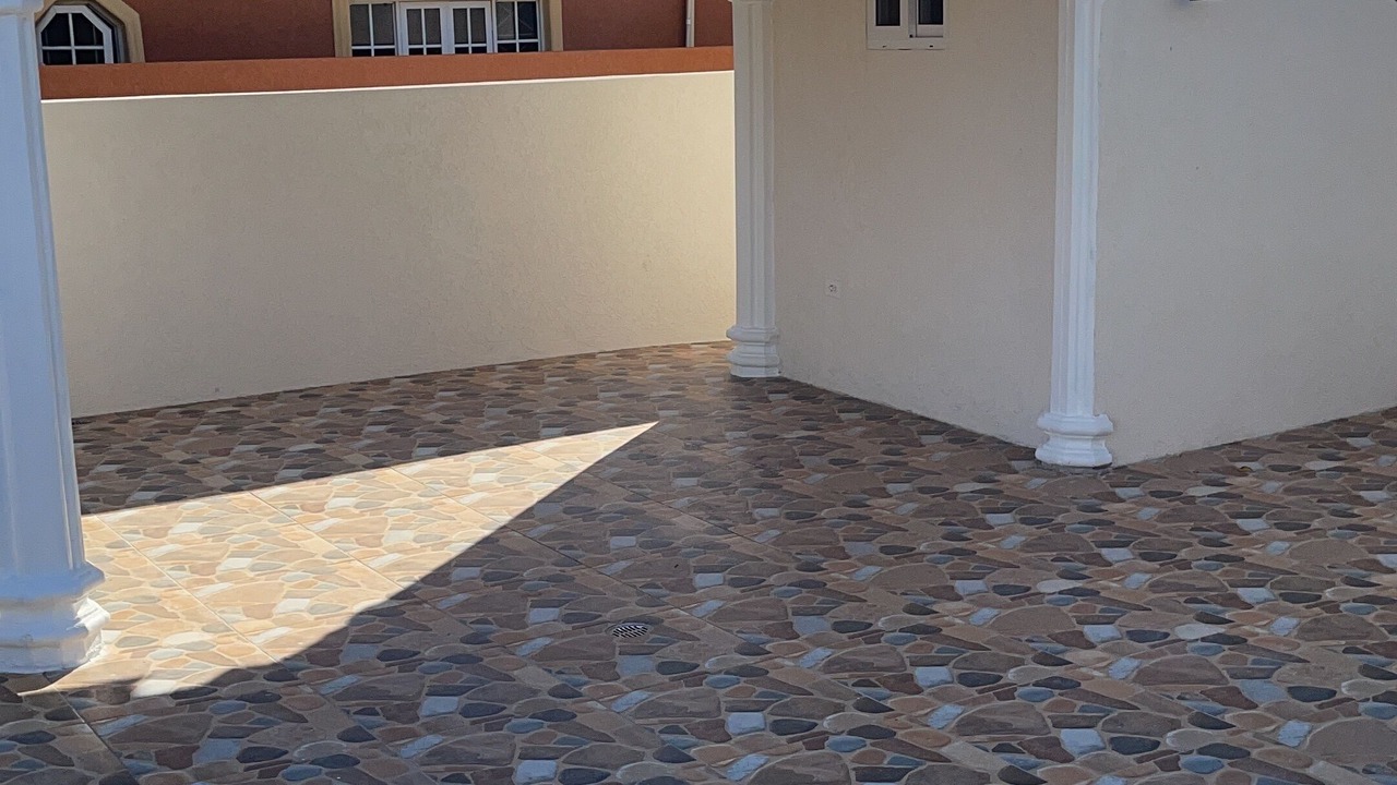 Photo of Outdoor in Cave Hill Estate