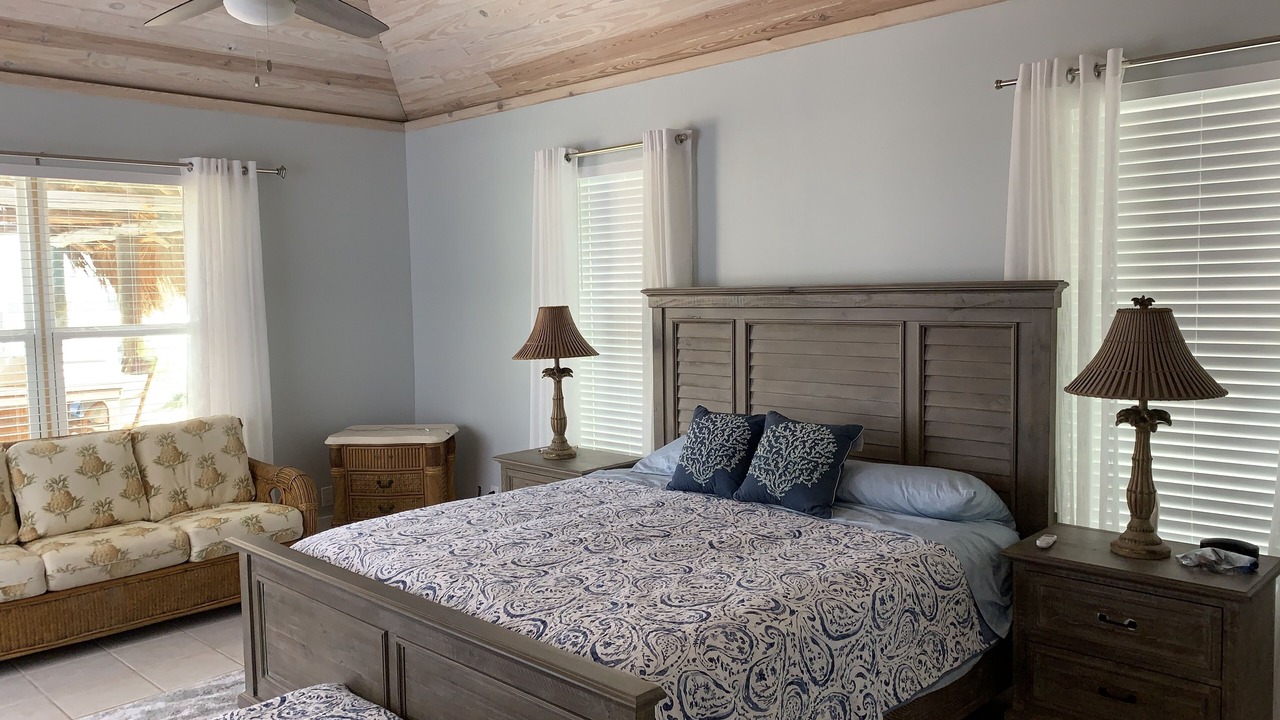 Photo of Bedroom in Treasure Cay