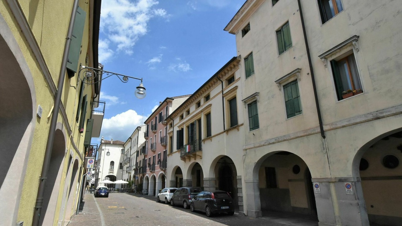 Photo of Others in Este