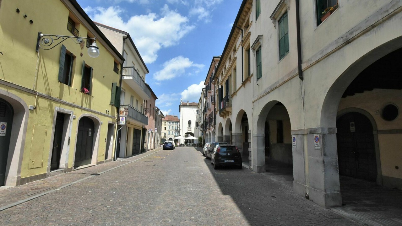 Photo of Others in Este