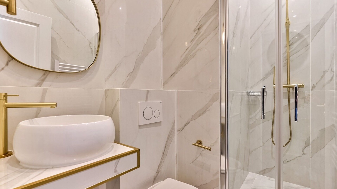 Photo of Bathroom in Saint-Lambert