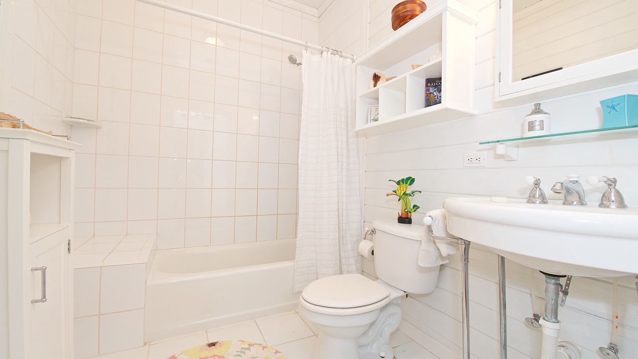 Photo of Bathroom in Spanish Wells