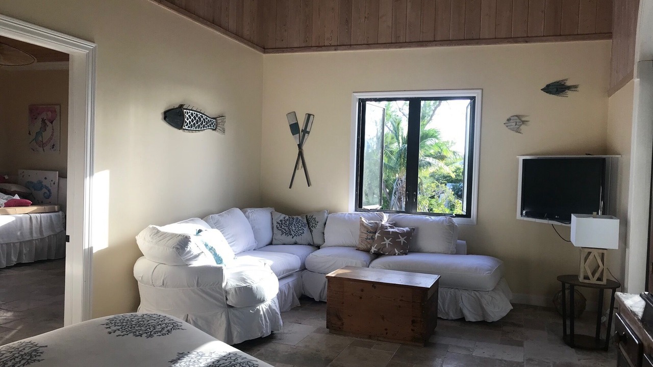 Photo of Livingroom in Green Turtle Cay