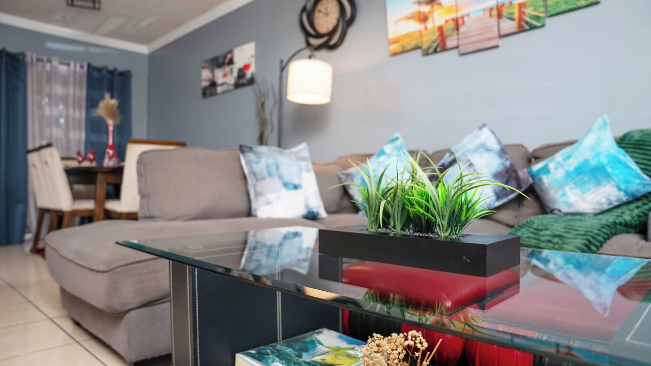Photo of Livingroom in Caribbean Estates