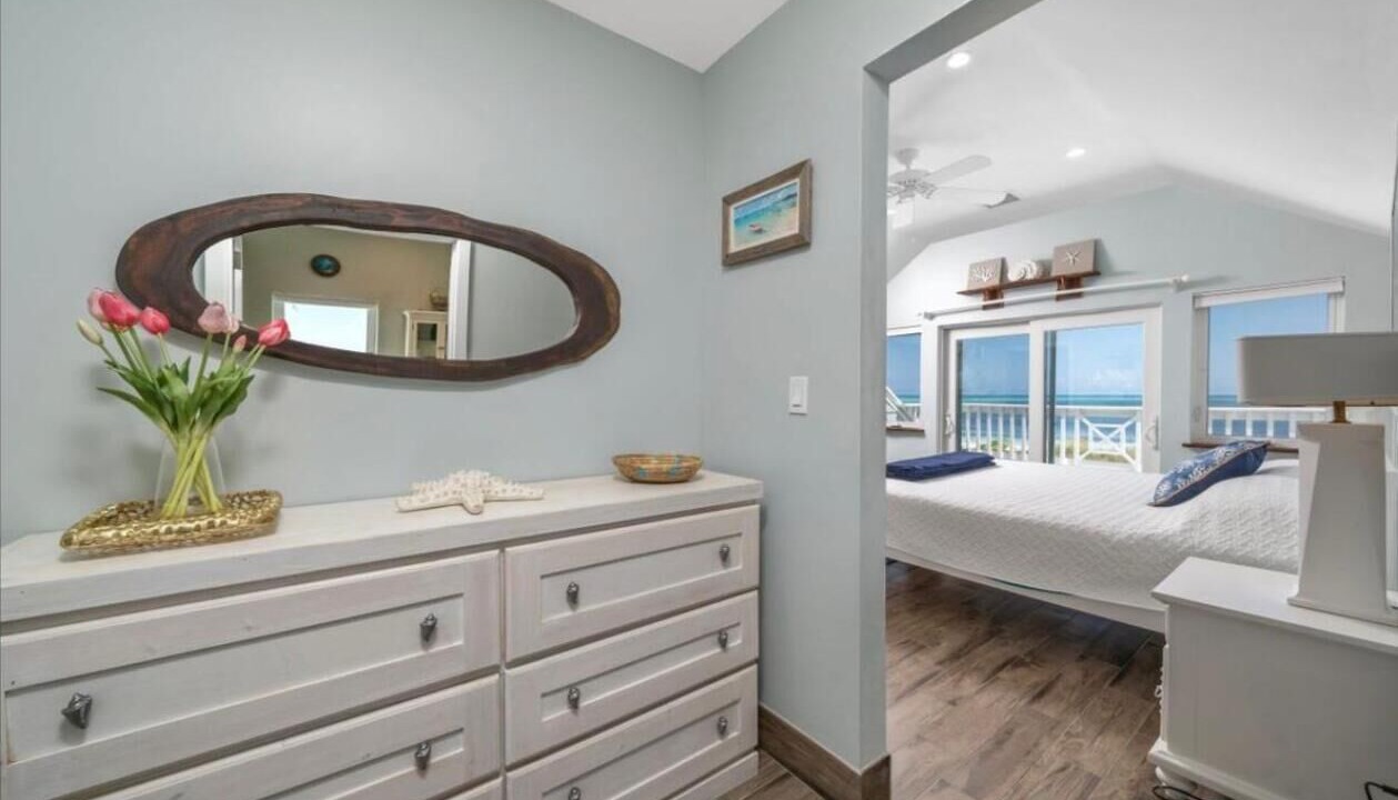 Photo of Bedroom in Spanish Wells