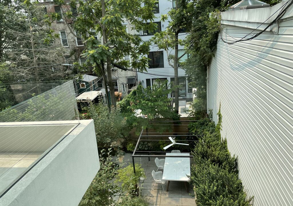 Photo of Outdoor in Greenpoint