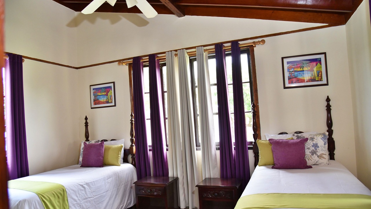 Photo of Bedroom in Whitehouse