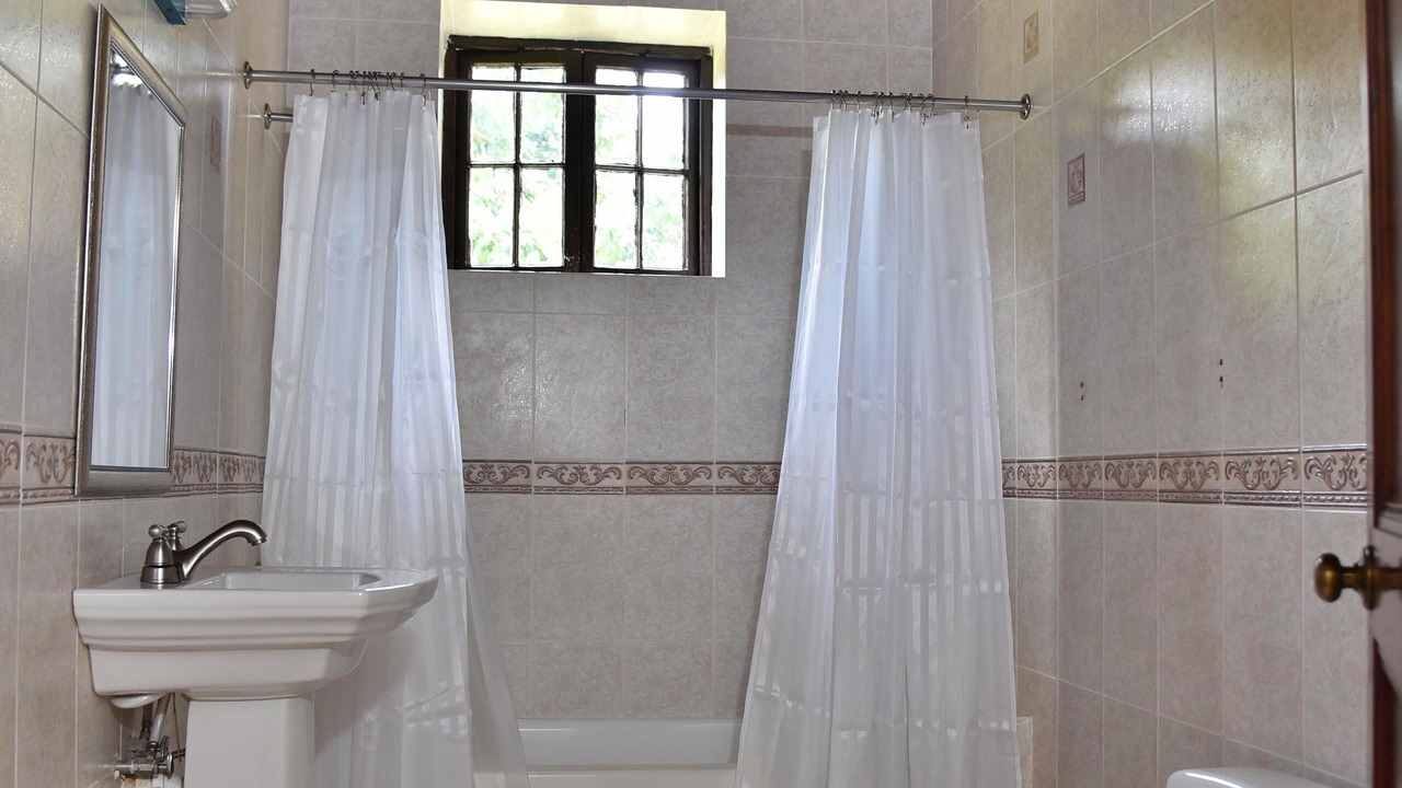 Photo of Bathroom in Whitehouse