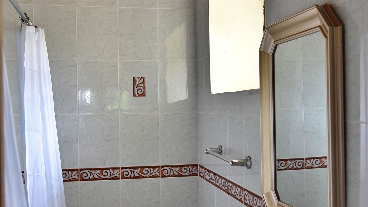 Photo of Bathroom in Whitehouse