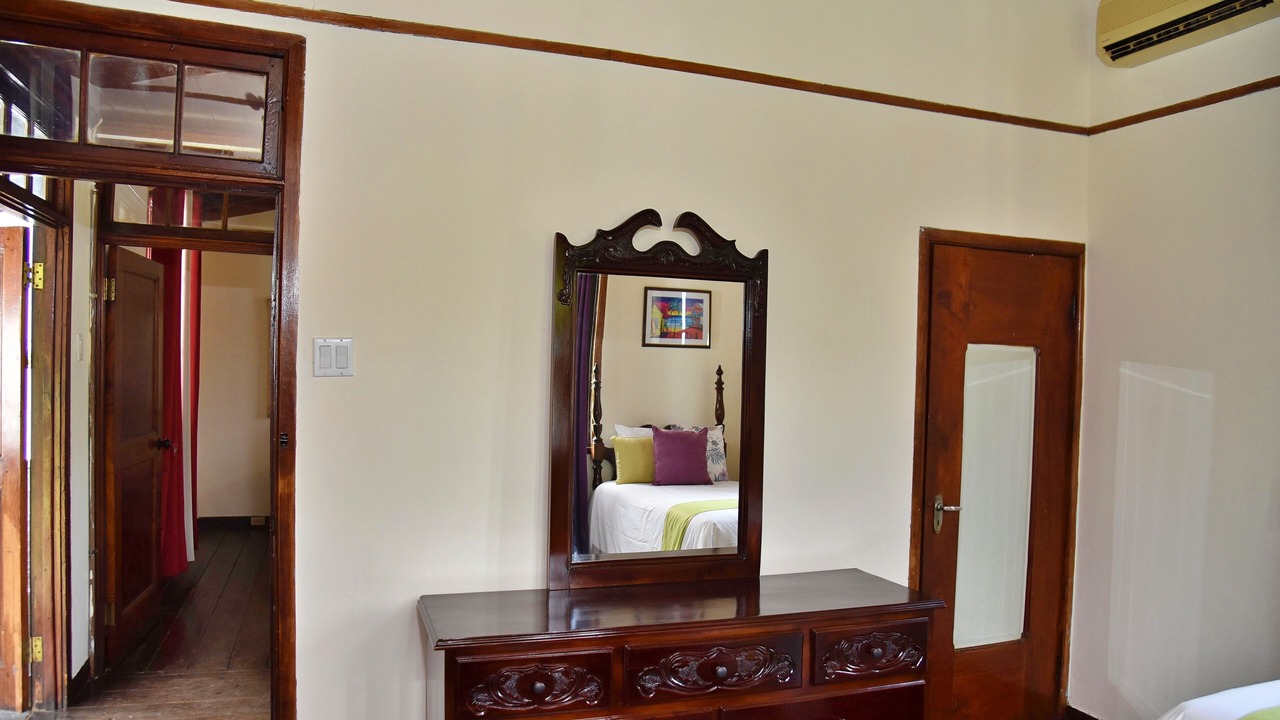Photo of Bedroom in Whitehouse