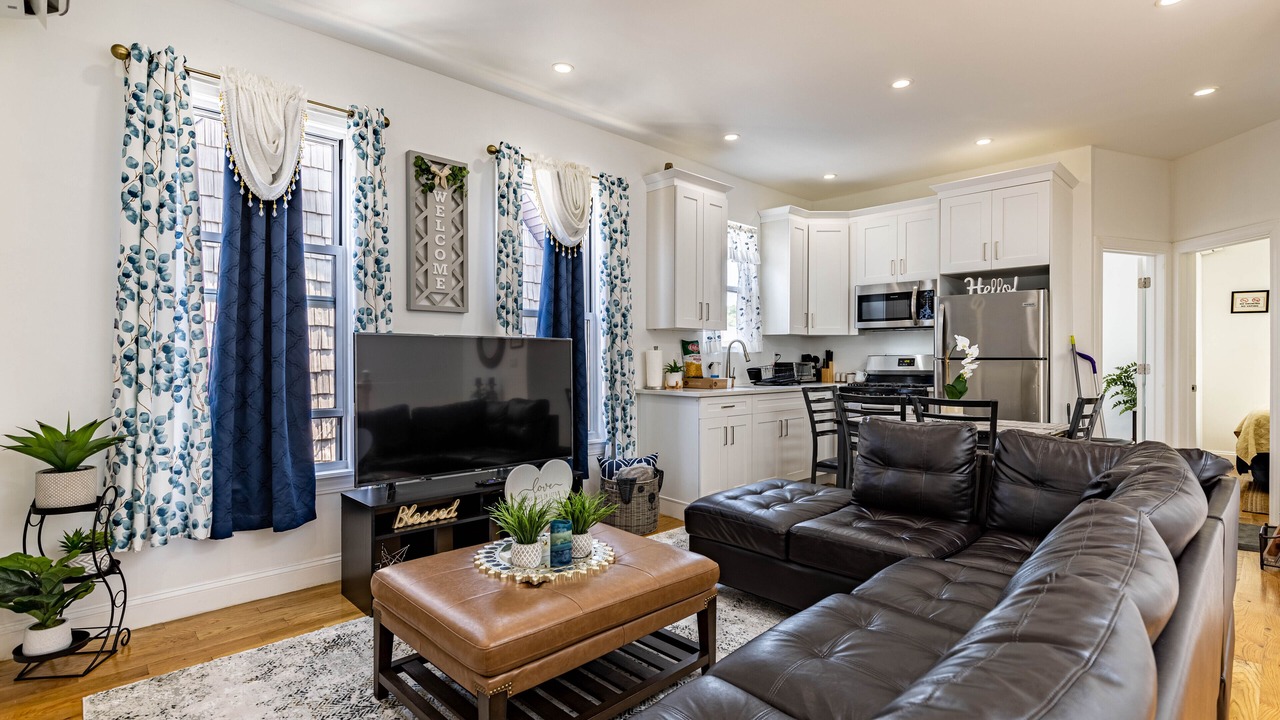 Photo of Livingroom in Canarsie