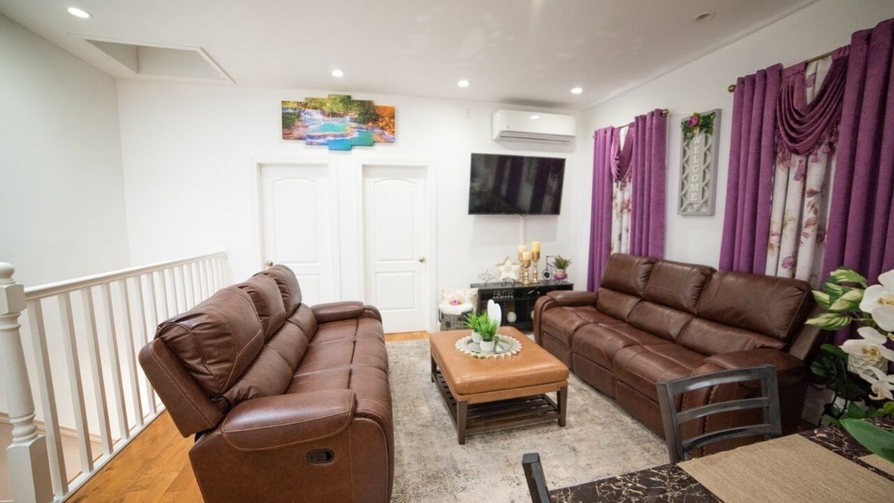 Photo of Livingroom in Canarsie