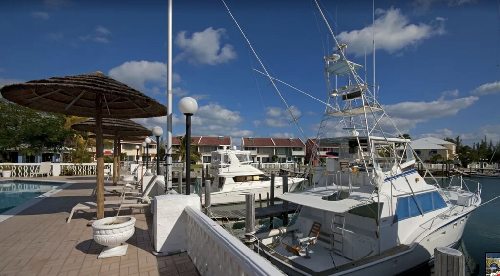 Photo of Others in Bahama Reef