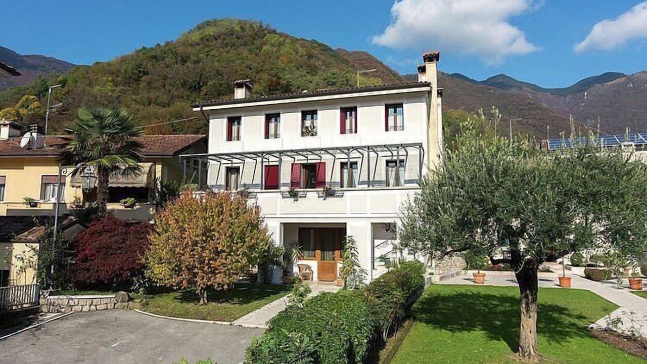 Photo of Outdoor in Miane