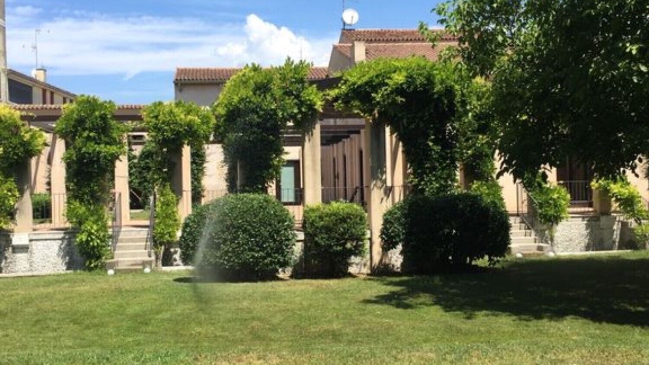 Photo of Outdoor in Sandra