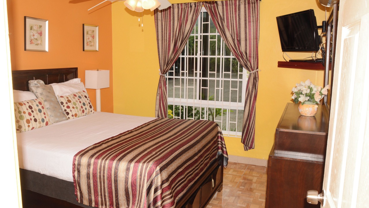 Photo of Bedroom in St.Bran's Burg