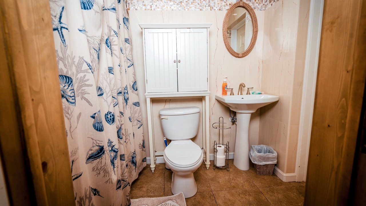 Photo of Bathroom in Spanish Wells
