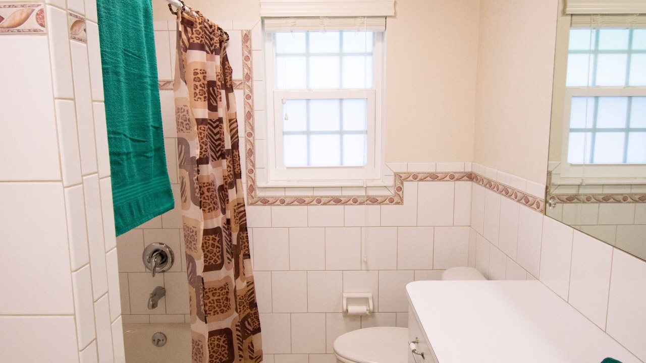 Photo of Bathroom in Spanish Wells