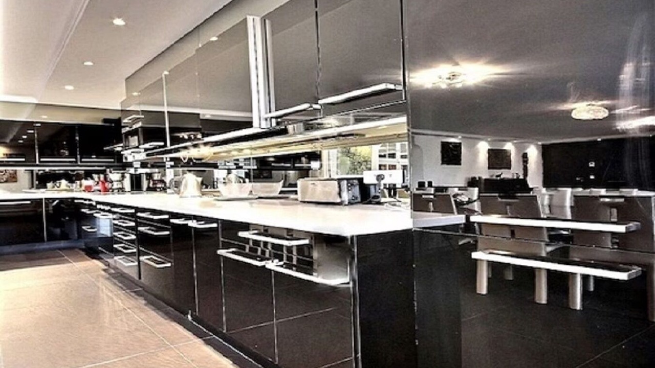 Photo of Kitchen in Quartier de la Monnaie