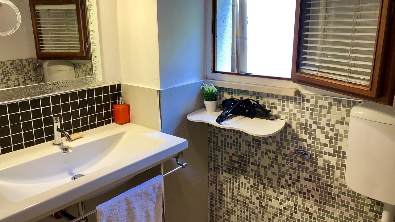 Photo of Bathroom in Casier
