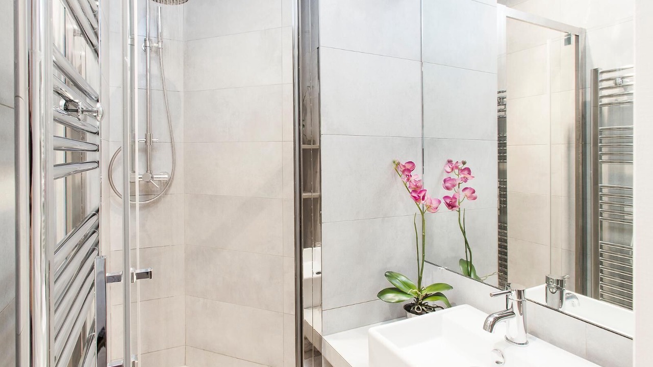 Photo of Bathroom in Porte-Saint-Martin