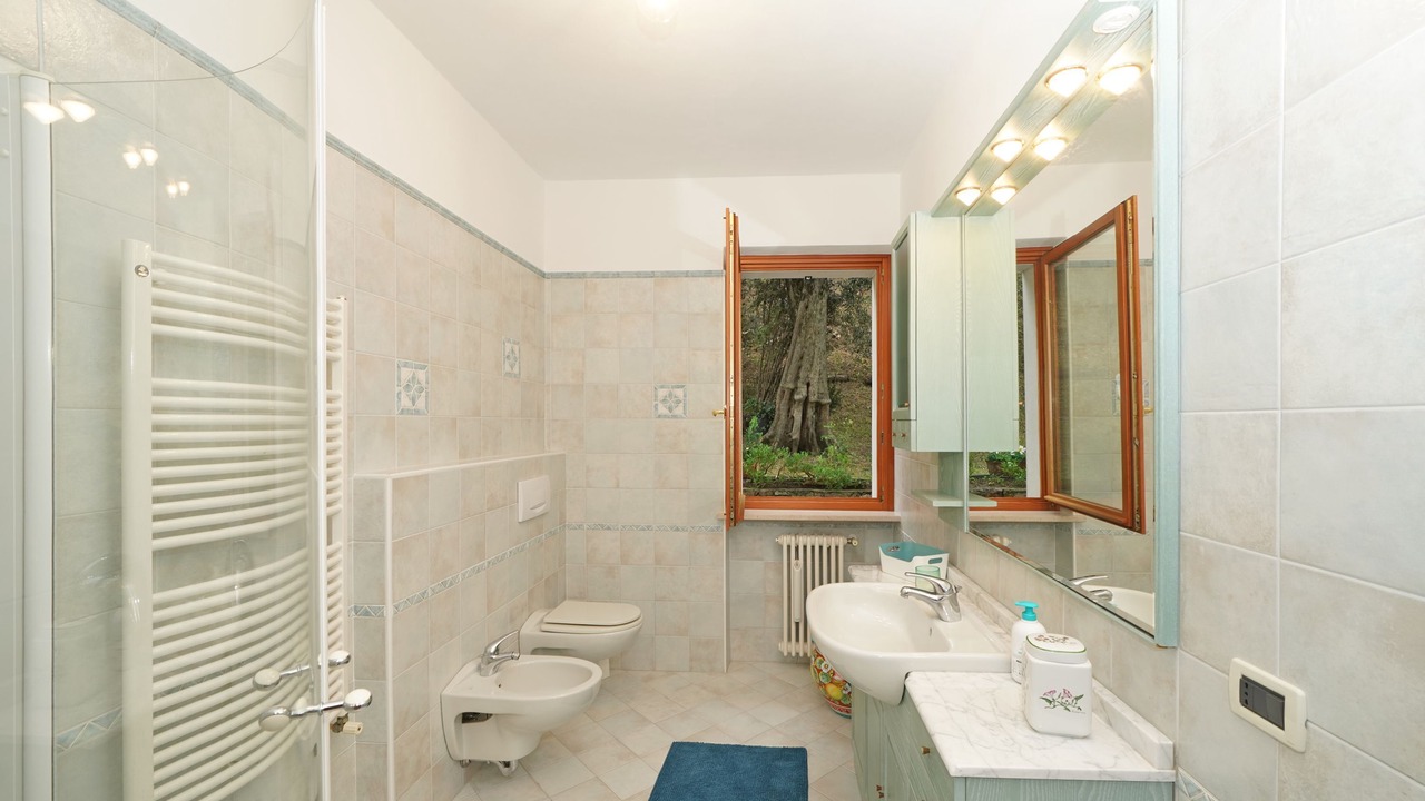 Photo of Bathroom in Frader