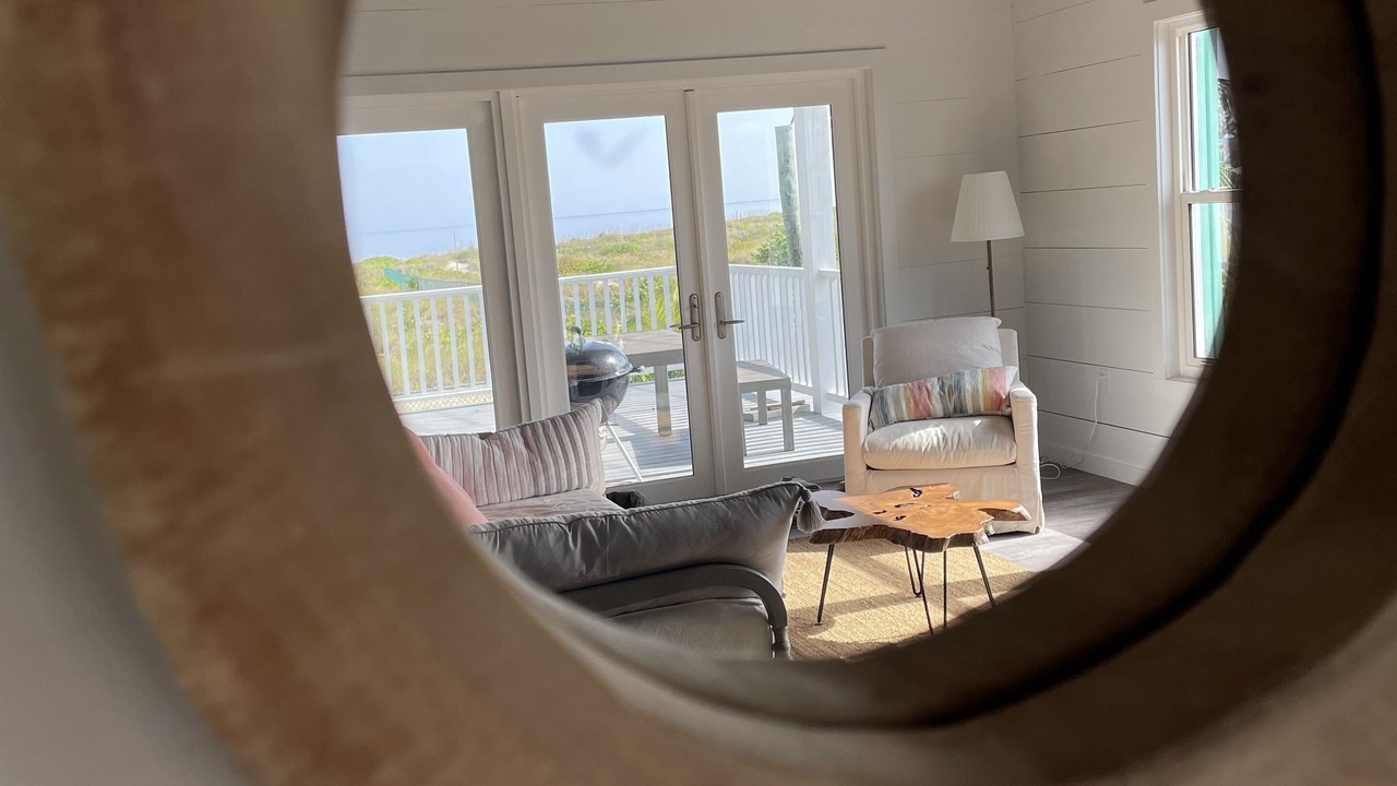 Photo of Livingroom in Spanish Wells
