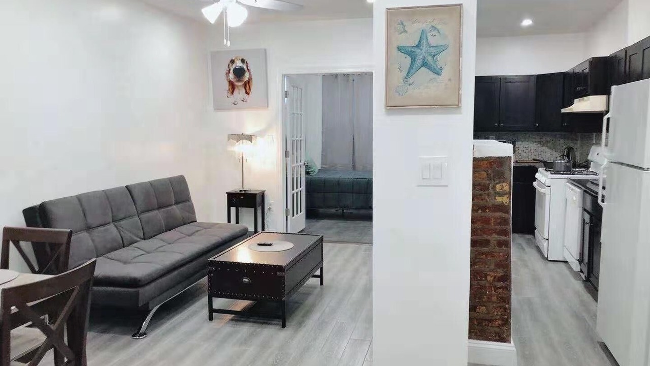 Photo of Livingroom in Ocean Hill