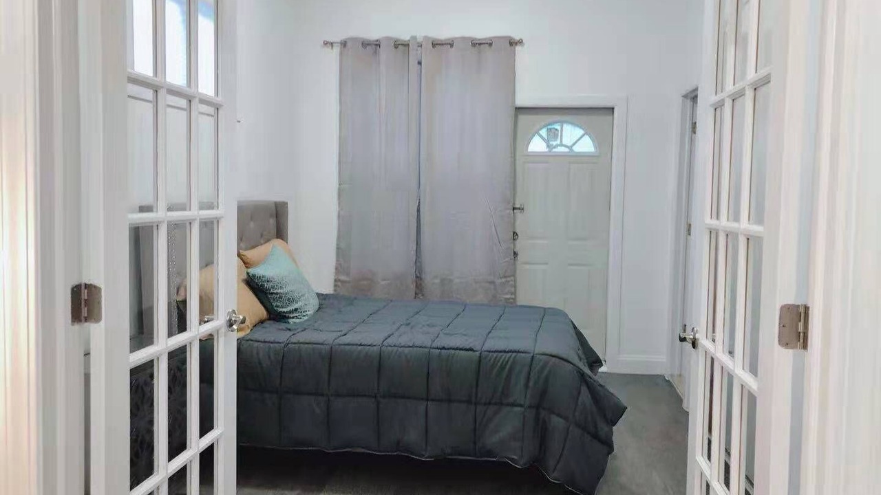Photo of Bedroom in Ocean Hill