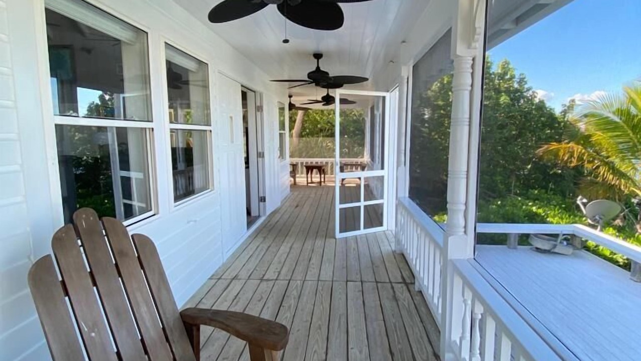Photo of Patio Balcony in Hope Town