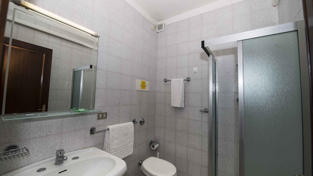 Photo of Bathroom in Frader