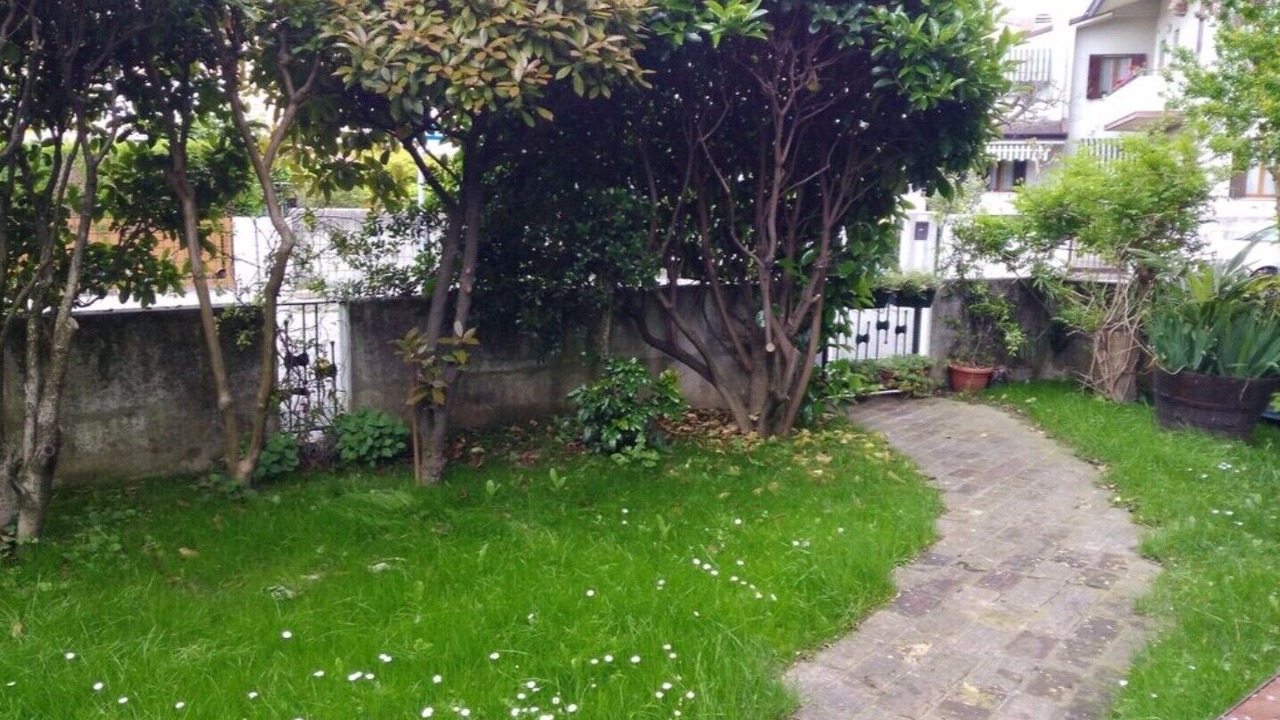 Photo of Outdoor in Dosson