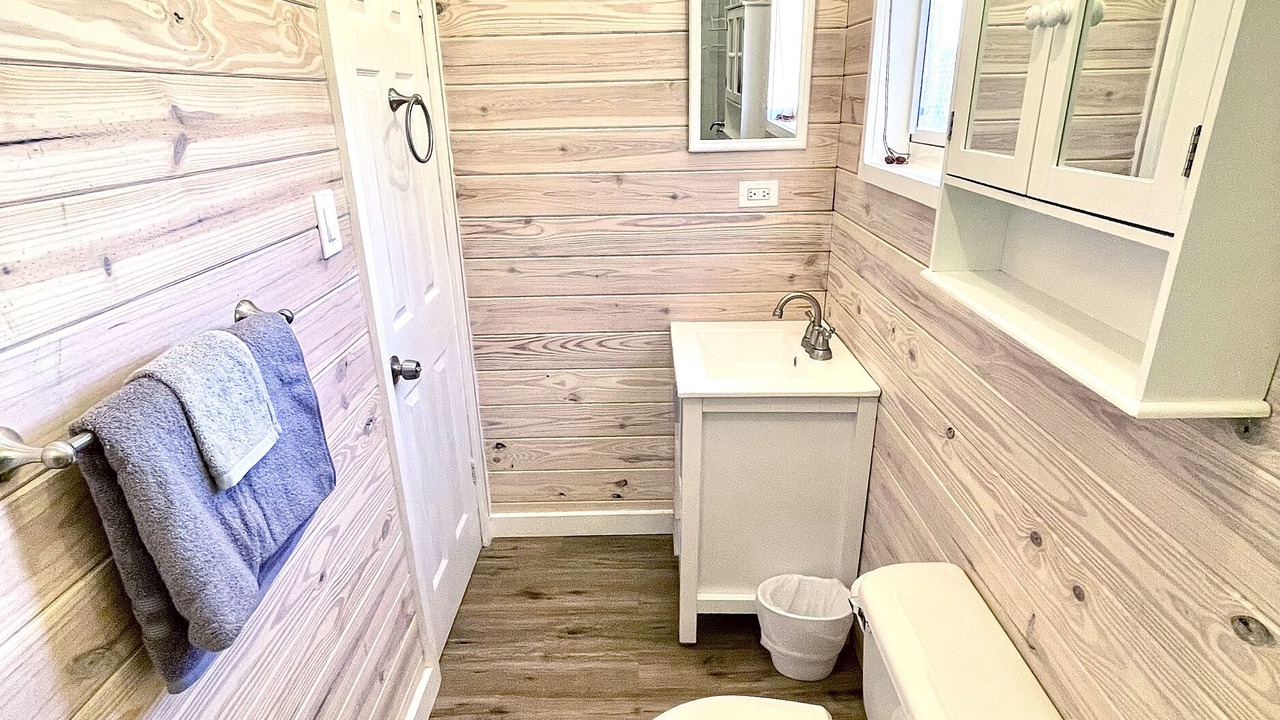 Photo of Bathroom in Alice Town