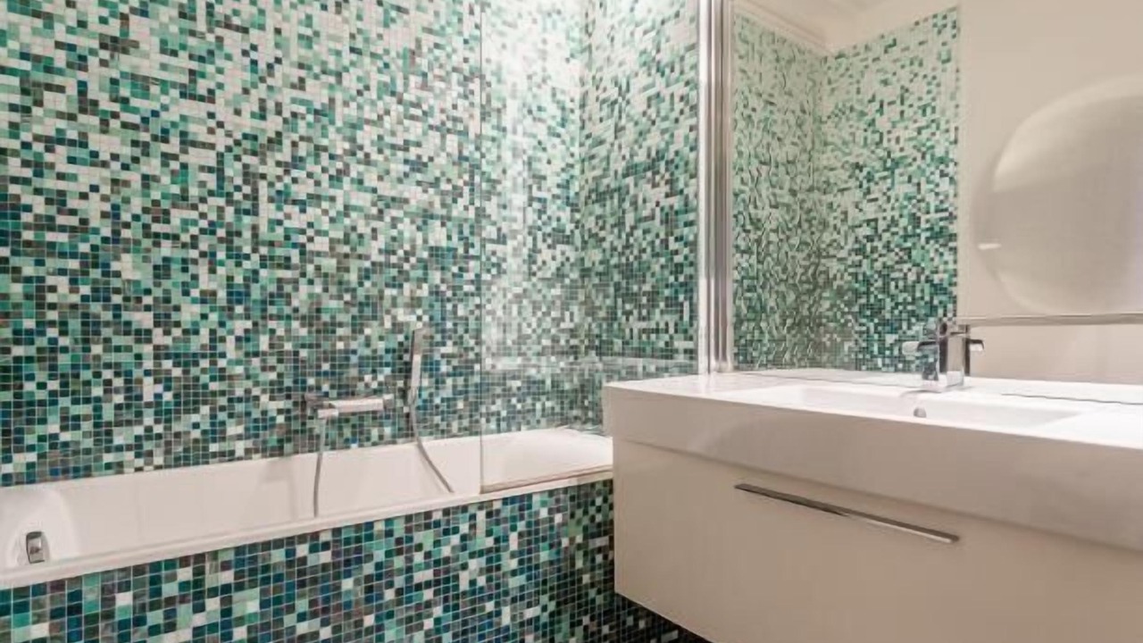 Photo of Bathroom in Quartier de Rochechouart