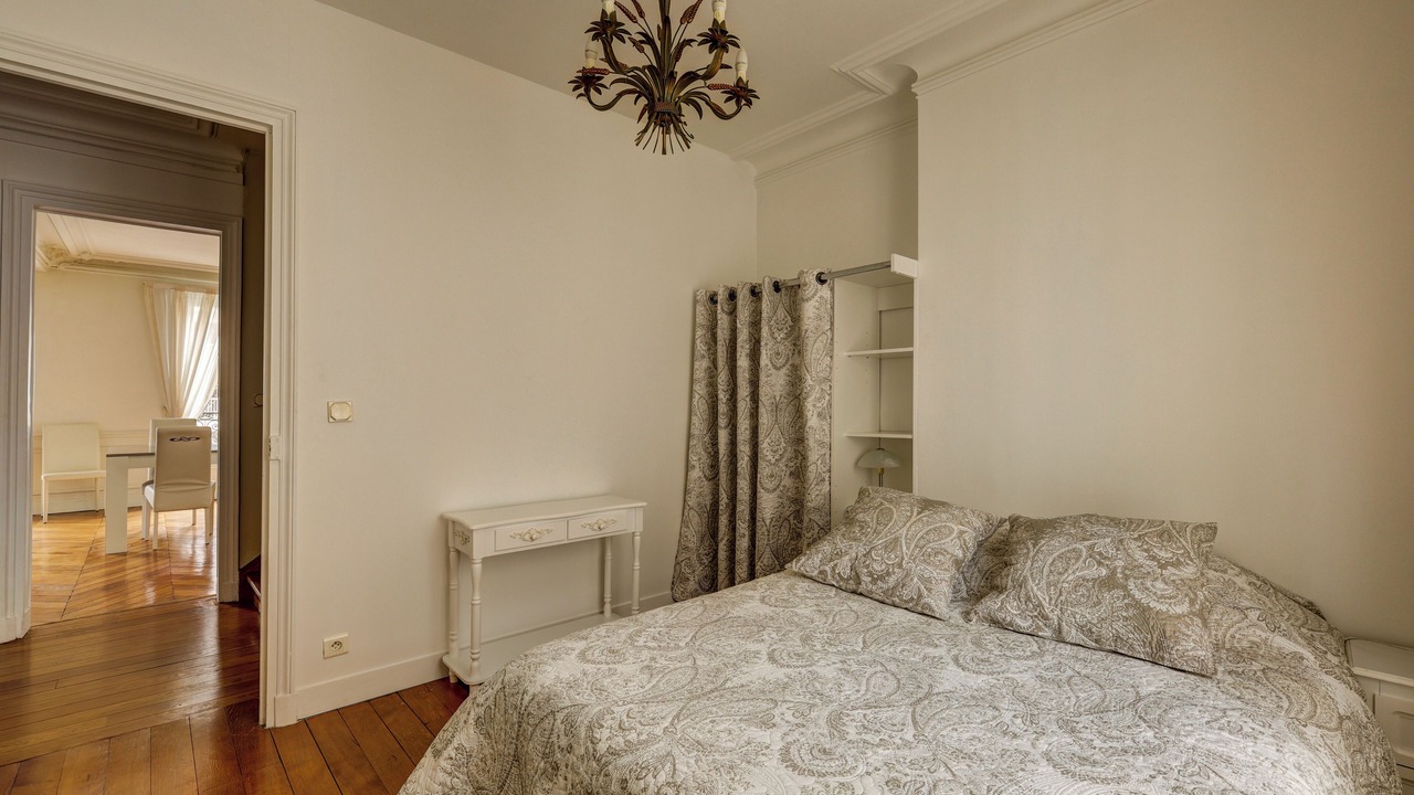 Photo of Bedroom in Clignancourt