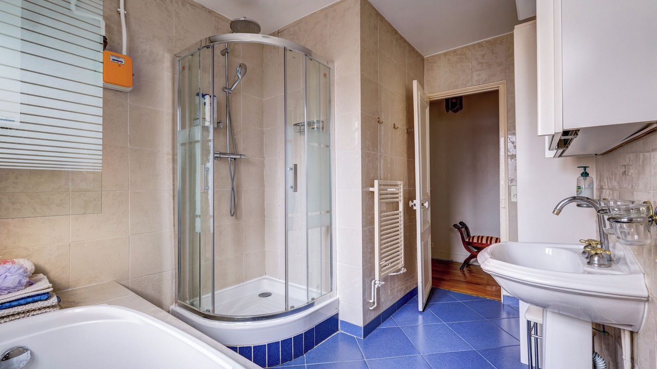 Photo of Bathroom in Clignancourt