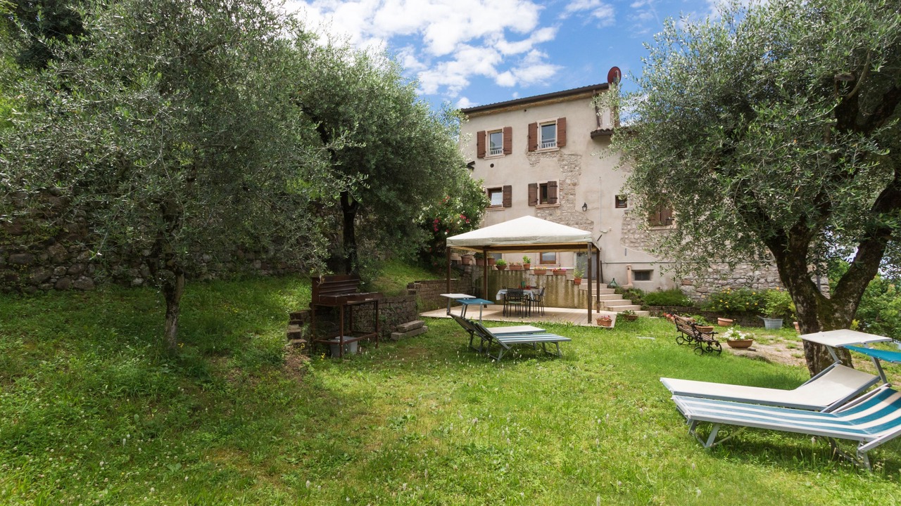 Photo of Patio Balcony in Albisano