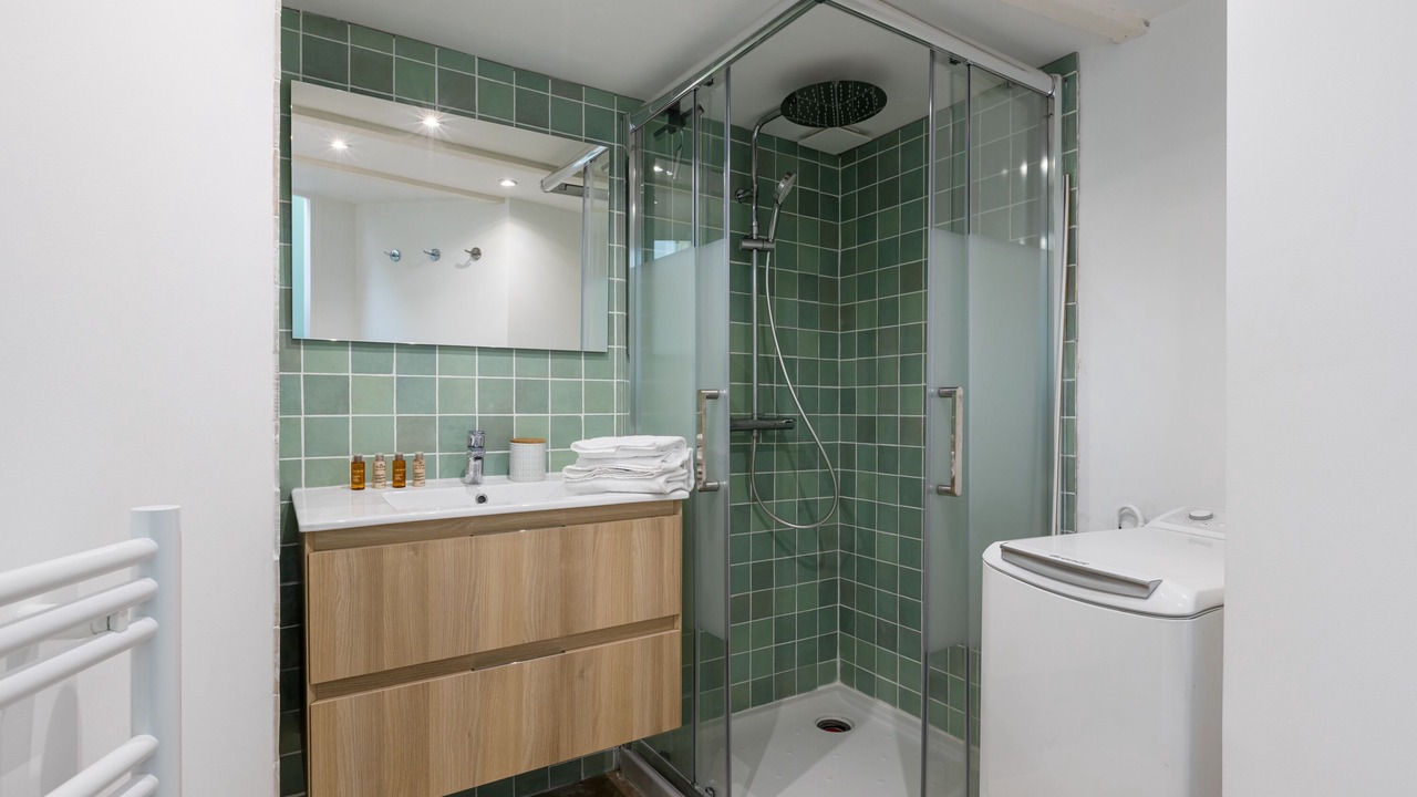 Photo of Bathroom in Issy-les-Moulineaux