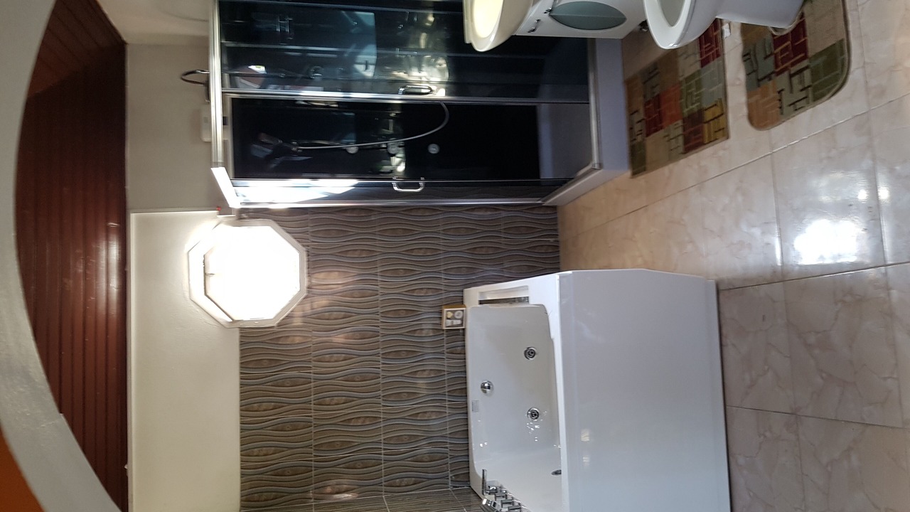Photo of Bathroom in Spanish Town