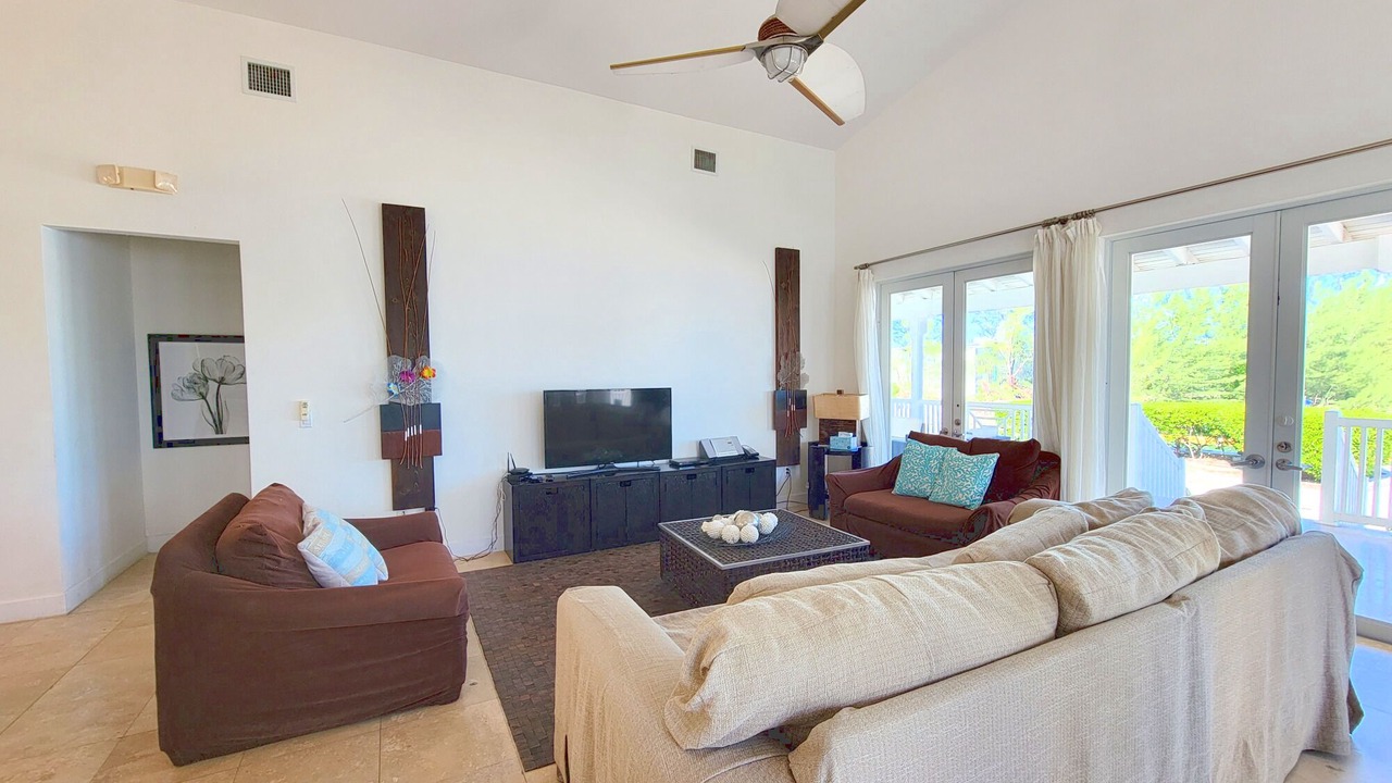 Photo of Livingroom in North Bimini