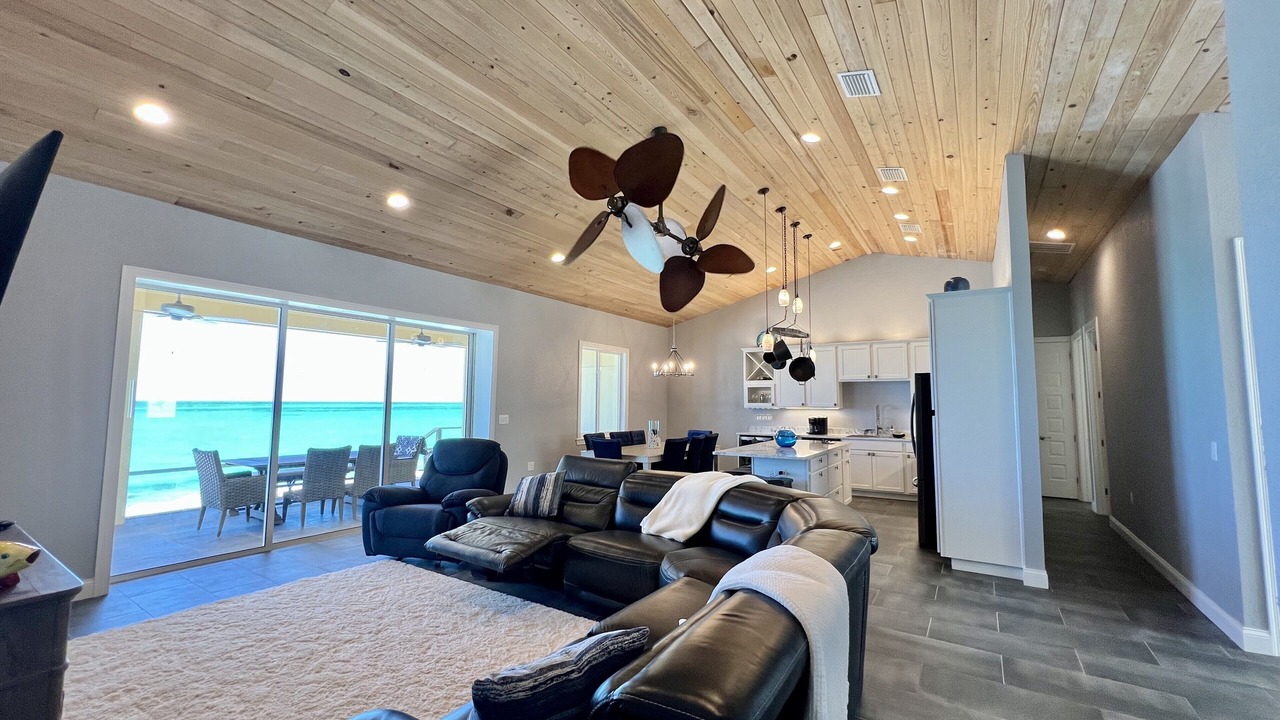 Photo of Livingroom in Green Turtle Estates