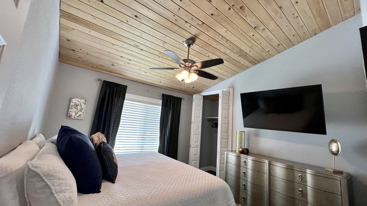 Photo of Bedroom in Green Turtle Estates